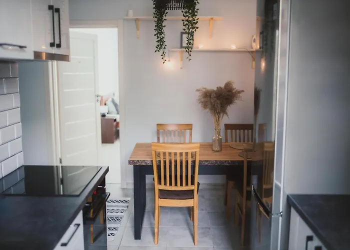 Cozy Seaside Apartment